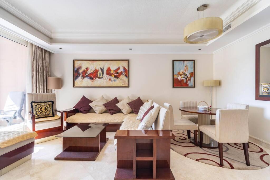 Luxury 1 Bedroom With A Private Beach Taj Granduer Residence At Palm Dubai Buitenkant foto