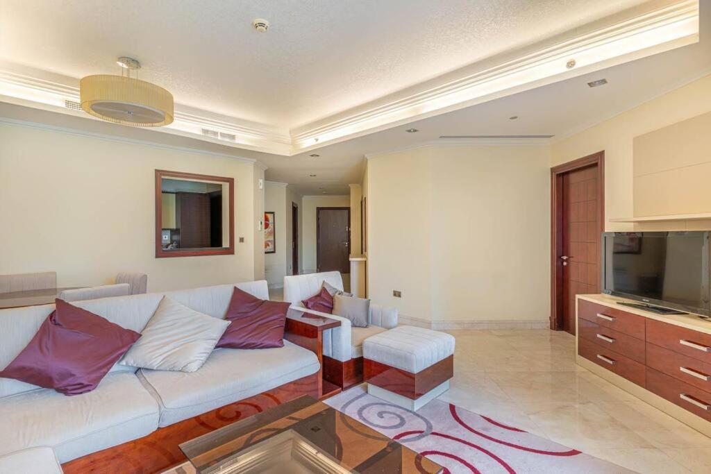 Luxury 1 Bedroom With A Private Beach Taj Granduer Residence At Palm Dubai Buitenkant foto